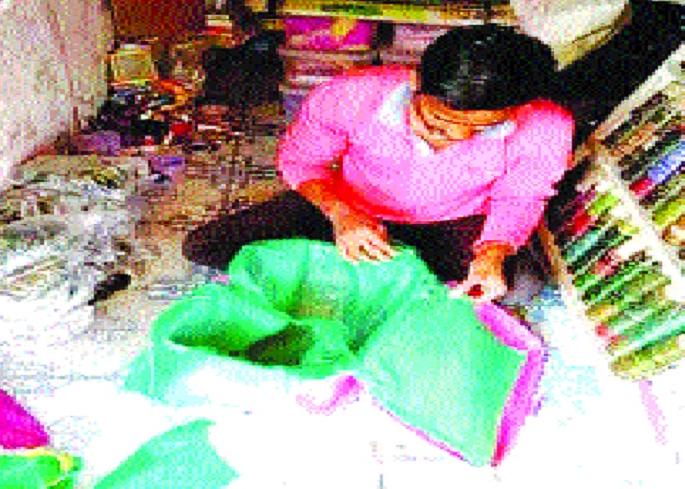 Efforts to produce fertilizer at low cost; Social organization activities | कमी खर्चात खत निर्मितीसाठी पाऊल प्रयास ; सामाजिक संस्थेचा उपक्रम Efforts to produce fertilizer at low cost; Social organization activities | कमी खर्चात खत निर्मितीसाठी पाऊल प्रयास ; सामाजिक संस्थेचा उपक्रम