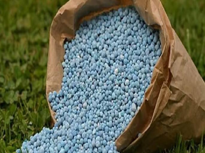 Illegal sale of fertilizer, licenses of 12 agricultural centers suspended in Kolhapur district | नियमबाह्य खत विक्री, कोल्हापूर जिल्ह्यात १२ कृषी केंद्रांचे परवाने निलंबित 