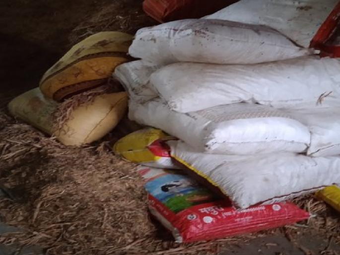expired fertilizers medicines seized in Payappachiwadi, Kavthepiran in Sangli | सांगलीतील कवठेपिरान, पायाप्पाचीवाडीत कालबाह्य खते, औषधे जप्त