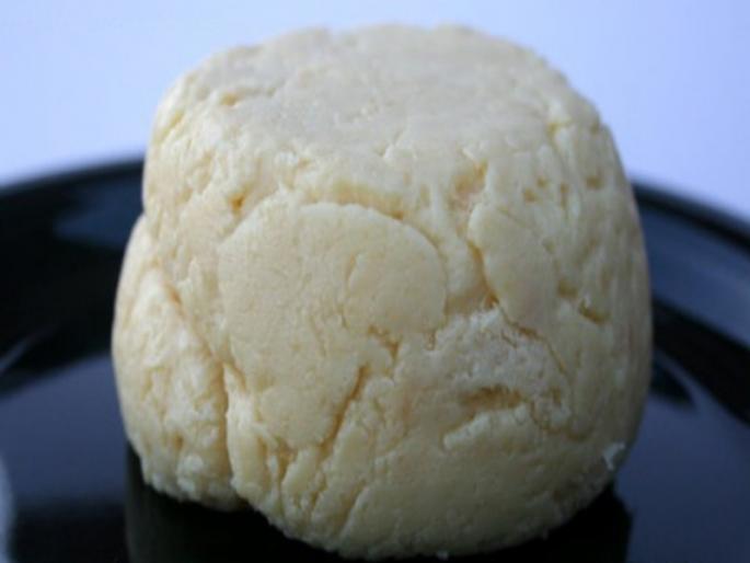 Three and a half kg Khawa seized who coming from from Gujarat | गुजरातहून आलेला साडे तीन हजार किलो भेसळयुक्त खवा जप्त