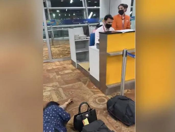 The plane was 'missed' due to denial of entry, the woman had a 'panic attack', Air India says on viral video | Air India: प्रवेश नाकारल्याने विमान ‘मिस’ झाले, महिलेला ‘पॅनिक अटॅक’ The plane was 'missed' due to denial of entry, the woman had a 'panic attack', Air India says on viral video | Air India: प्रवेश नाकारल्याने विमान ‘मिस’ झाले, महिलेला ‘पॅनिक अटॅक’