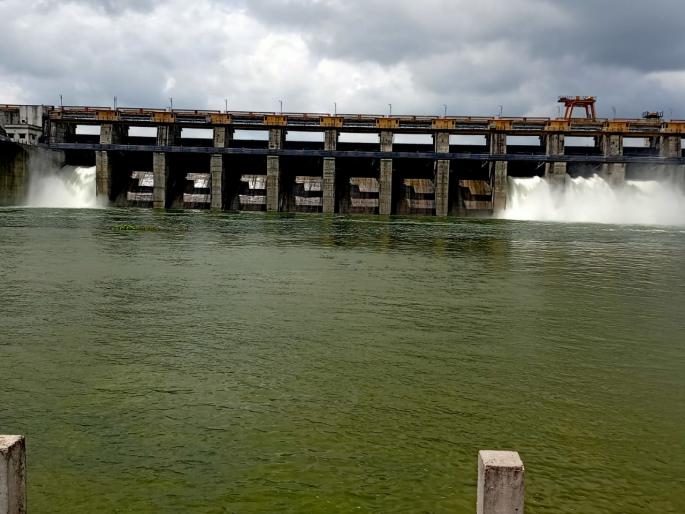 The five doors of the Khadakpurna project opened | खडकपूर्णा प्रकल्पाचे पाच दरवाजे उघडले The five doors of the Khadakpurna project opened | खडकपूर्णा प्रकल्पाचे पाच दरवाजे उघडले