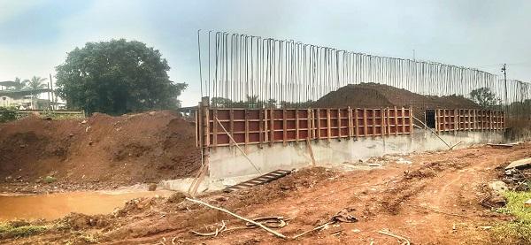 Speed up highway work as rain bids farewell | पावसाने निरोप घेतल्याने महामार्ग कामाला गती Speed up highway work as rain bids farewell | पावसाने निरोप घेतल्याने महामार्ग कामाला गती