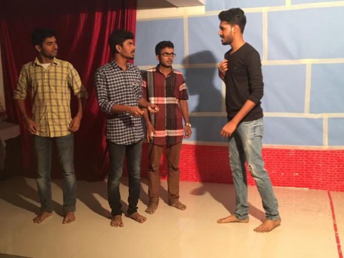 Presentation of "Mandla Mandla" on Thane acting acting * | ठाण्यातील अभिनय कट्टयावर "खेळ मांडला" चे सादरीकरण*