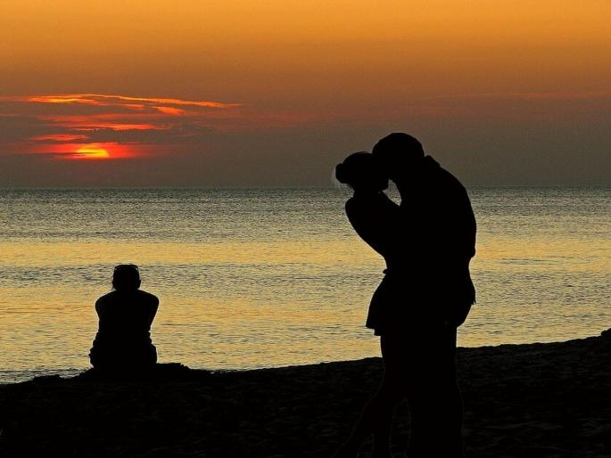 Crime News: Mother of two ran off with boyfriend from Instagram; Here the husband did suicide | Crime News: इन्स्टाग्रामवर सुत जुळले! बॉयफ्रेंडसोबत पळून गेली दोन मुलांची आई; इकडे पतीने... Crime News: Mother of two ran off with boyfriend from Instagram; Here the husband did suicide | Crime News: इन्स्टाग्रामवर सुत जुळले! बॉयफ्रेंडसोबत पळून गेली दोन मुलांची आई; इकडे पतीने...