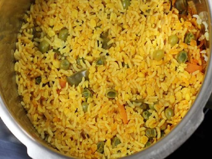 Pune: Stop eating food for students, social welfare hostel: Non-cooperation of the contractor | पुणे : विद्यार्थ्यांचे जेवणच केले बंद, समाजकल्याण वसतिगृह : ठेकेदारांचा असहकार Pune: Stop eating food for students, social welfare hostel: Non-cooperation of the contractor | पुणे : विद्यार्थ्यांचे जेवणच केले बंद, समाजकल्याण वसतिगृह : ठेकेदारांचा असहकार