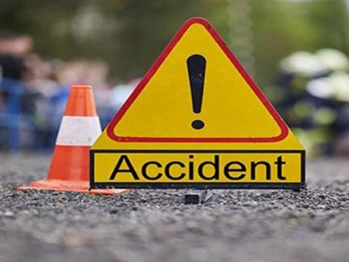 bicyclist dead after hitting divider saturday afternoon incident on khamgaon nandura road in buldhana | दुभाजकावर आदळून दुचाकीस्वार गतप्राण; खामगाव-नांदुरा रोडवरील शनिवारी दुपारची घटना bicyclist dead after hitting divider saturday afternoon incident on khamgaon nandura road in buldhana | दुभाजकावर आदळून दुचाकीस्वार गतप्राण; खामगाव-नांदुरा रोडवरील शनिवारी दुपारची घटना