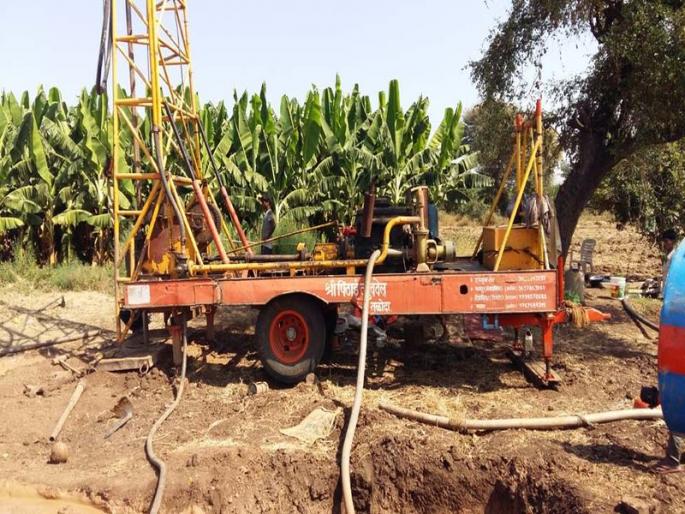 Farmers worry because of water level dropout | पाणी पातळी खालावल्याने शेतकरी चिंतेत Farmers worry because of water level dropout | पाणी पातळी खालावल्याने शेतकरी चिंतेत