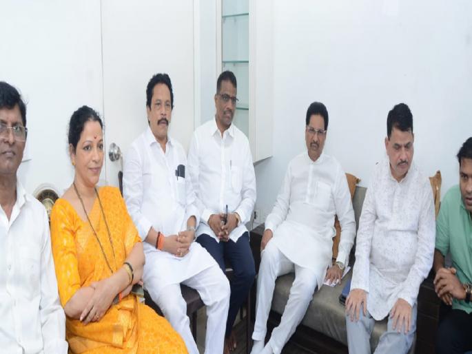 'Let's discuss, ask questions'; Special campaign on behalf of Shiv Sena Thackeray group in Sindhudurga from October 1 | लोकसभेसह कणकवली विधानसभा मतदारसंघात विजय आमचाच, शिवसेना ठाकरे गटाच्या नेत्याने केला दावा 'Let's discuss, ask questions'; Special campaign on behalf of Shiv Sena Thackeray group in Sindhudurga from October 1 | लोकसभेसह कणकवली विधानसभा मतदारसंघात विजय आमचाच, शिवसेना ठाकरे गटाच्या नेत्याने केला दावा