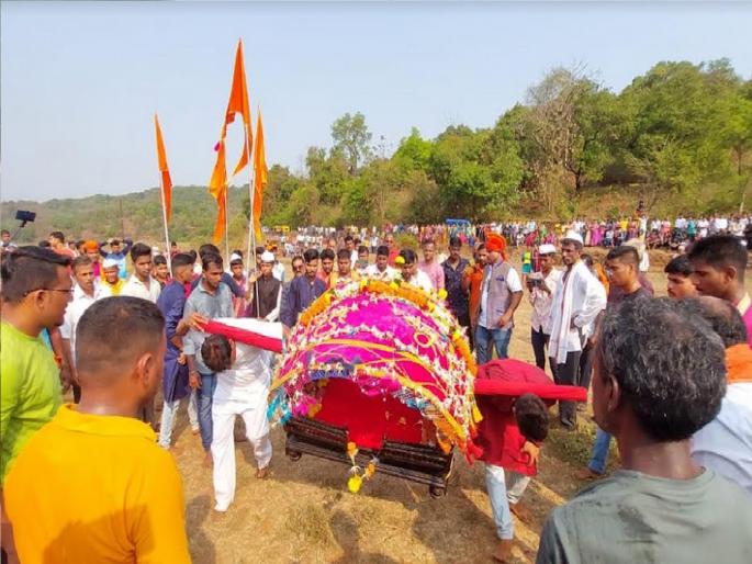 Signs discovered by God scaffolding in just a few minutes, The practice of marking in many places after Shimgotsava in Konkan | देवाच्या पालखीने शोधली अवघ्या काही मिनिटांत खुणा, नेमकी काय आहे ही प्रथा? Signs discovered by God scaffolding in just a few minutes, The practice of marking in many places after Shimgotsava in Konkan | देवाच्या पालखीने शोधली अवघ्या काही मिनिटांत खुणा, नेमकी काय आहे ही प्रथा?