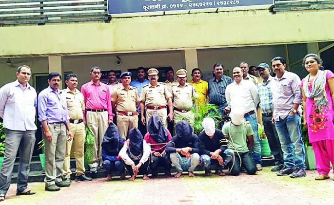 Six arrested in Dabeli seller assault case in Nagpur | नागपुरात दाबेली विक्रेत्यावर खुनी हल्ला, सहा जणांना अटक Six arrested in Dabeli seller assault case in Nagpur | नागपुरात दाबेली विक्रेत्यावर खुनी हल्ला, सहा जणांना अटक