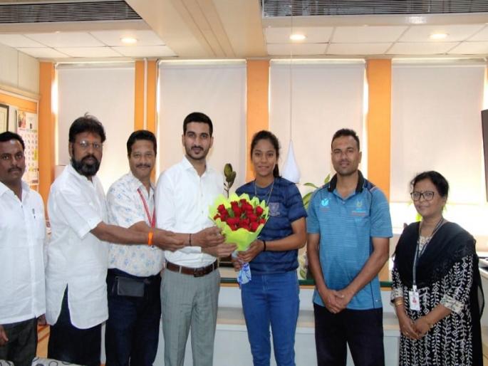 Maharashtra cricket team captain Khushi Mulla became the daughter of Pimpri-Chinchwad | पिंपरी-चिंचवडची कन्या खुशी बनली महाराष्ट्र क्रिकेट संघाची कर्णधार Maharashtra cricket team captain Khushi Mulla became the daughter of Pimpri-Chinchwad | पिंपरी-चिंचवडची कन्या खुशी बनली महाराष्ट्र क्रिकेट संघाची कर्णधार