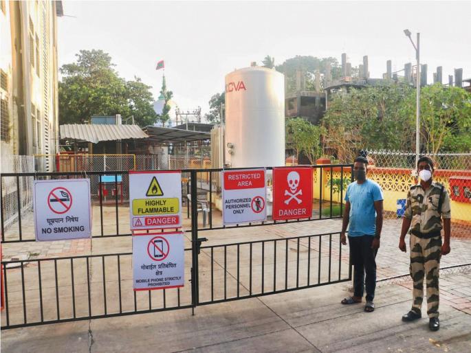 Three-tier security at the Oxygen Plant at Panvel Sub-District Hospital | पनवेलच्या उपजिल्हा रुग्णालयातील ऑक्सिजन प्लांटमध्ये त्रिस्तरीय सुरक्षा Three-tier security at the Oxygen Plant at Panvel Sub-District Hospital | पनवेलच्या उपजिल्हा रुग्णालयातील ऑक्सिजन प्लांटमध्ये त्रिस्तरीय सुरक्षा