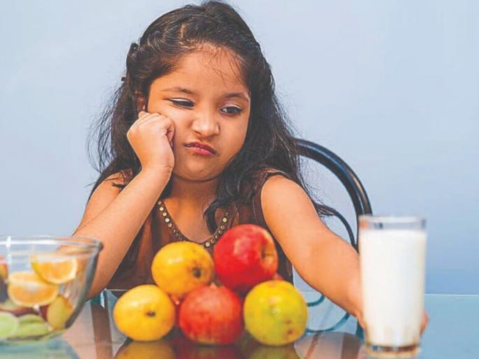 stomachs of stubborn children are being filled with delicious food but their bodies and brains are starving | मुलांच्या ताटातले पोषण हरवले, चव जिंकली! stomachs of stubborn children are being filled with delicious food but their bodies and brains are starving | मुलांच्या ताटातले पोषण हरवले, चव जिंकली!
