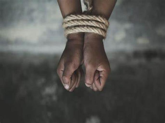 Children from Solapur were kidnapped from school A case of kidnapping has been registered in police station | सोलापूरच्या बालगृहातील मुलांना शाळेतून पळवले; पोलिसात अपहरणाचा गुन्हा दाखल  Children from Solapur were kidnapped from school A case of kidnapping has been registered in police station | सोलापूरच्या बालगृहातील मुलांना शाळेतून पळवले; पोलिसात अपहरणाचा गुन्हा दाखल
