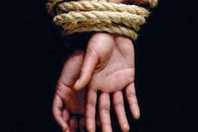 Young man abducted in Nagpur | नागपुरात अनैतिक संबंधातून तरुणाचे अपहरण Young man abducted in Nagpur | नागपुरात अनैतिक संबंधातून तरुणाचे अपहरण