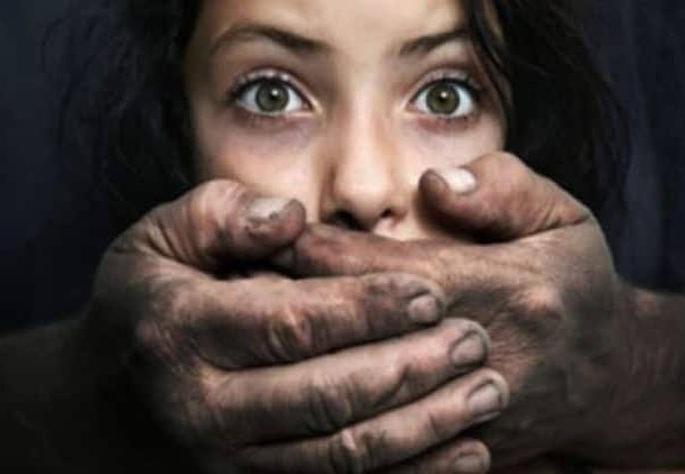 Hospitality enjoyed and the girl fled | पाहुणचार झोडला अन् मुलीला पळविले Hospitality enjoyed and the girl fled | पाहुणचार झोडला अन् मुलीला पळविले