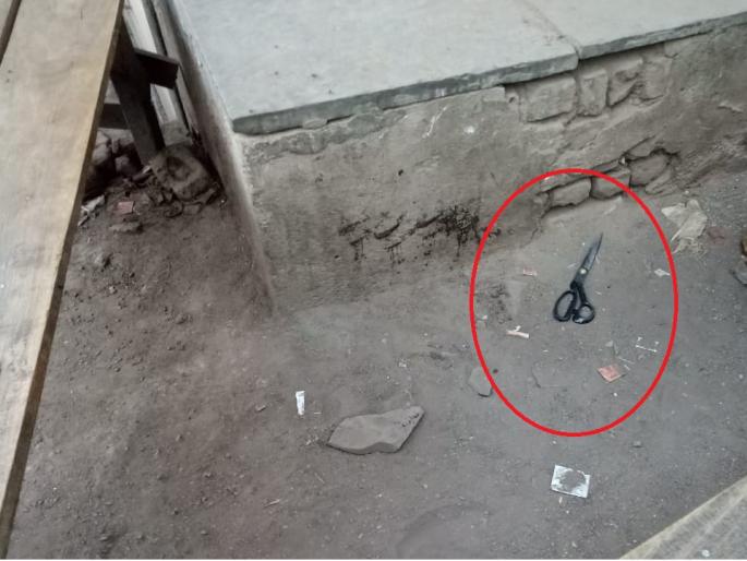 Minor boy stabbed one of the cottages and murdered in Aurangabad | कानाखाली मारल्याच्या रागातून अल्पवयीन मुलाने एकाचा कैचीने भोसकून केला खून Minor boy stabbed one of the cottages and murdered in Aurangabad | कानाखाली मारल्याच्या रागातून अल्पवयीन मुलाने एकाचा कैचीने भोसकून केला खून