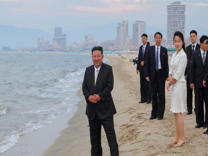 Russia preserves friendship! A beautiful beach was built for dictator North Korea Kim Jong Un, who helped in the Ukraine war | रशियानं निभावली मैत्री! युक्रेन युद्धात मदत करणाऱ्या हुकुमशाह किमसाठी बनवला सुंदर सागरी किनारा
