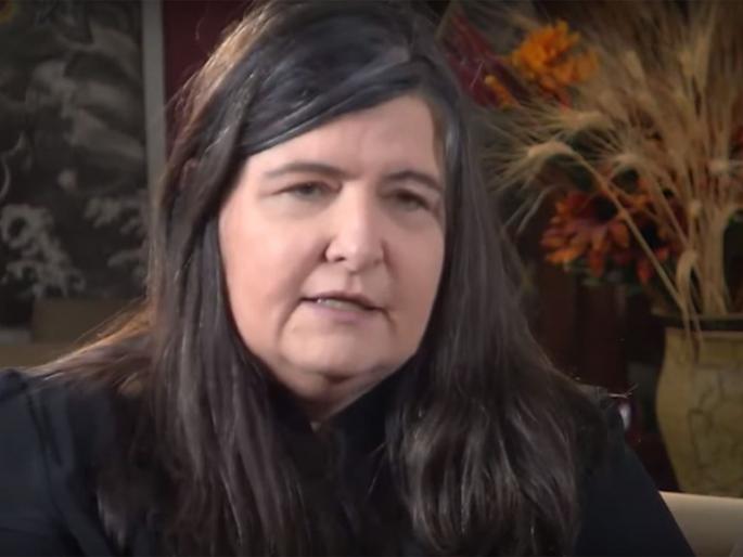 56 year old woman passes out after splitting headache forgets last 38 years of her life | आईशप्पथ... डोकेदुखीमुळे बेशुद्ध पडली अन् ३८ वर्षांतलं सगळं विसरली! 56 year old woman passes out after splitting headache forgets last 38 years of her life | आईशप्पथ... डोकेदुखीमुळे बेशुद्ध पडली अन् ३८ वर्षांतलं सगळं विसरली!