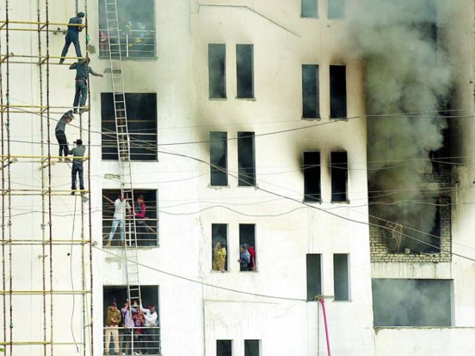 Building of the Kingsway Hospital unsafe: pillar damage due to fire | किंग्सवे हॉस्पिटलची इमारत असुरक्षित : आगीमुळे पिलरला नुकसान Building of the Kingsway Hospital unsafe: pillar damage due to fire | किंग्सवे हॉस्पिटलची इमारत असुरक्षित : आगीमुळे पिलरला नुकसान
