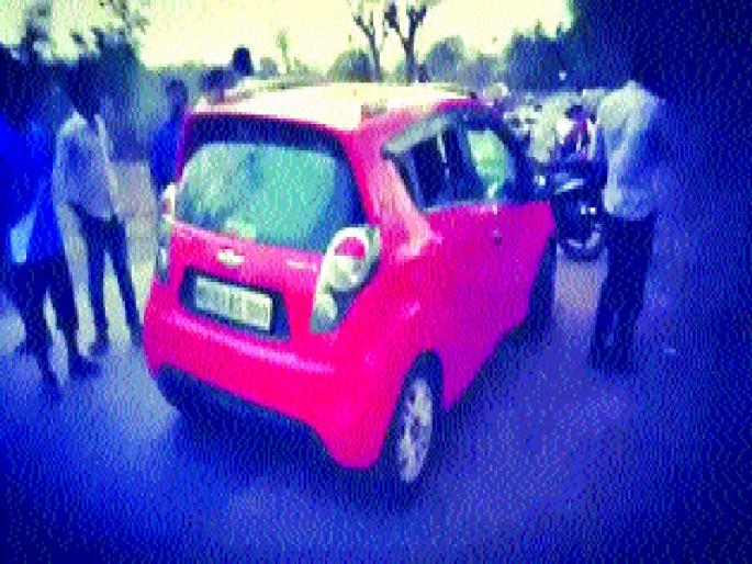 Ebm car; Officers and employees have been released to the police | ईव्हीएम कारने नेली; अधिकारी, कर्मचाऱ्यांना केले पोलिसांच्या स्वाधीन Ebm car; Officers and employees have been released to the police | ईव्हीएम कारने नेली; अधिकारी, कर्मचाऱ्यांना केले पोलिसांच्या स्वाधीन