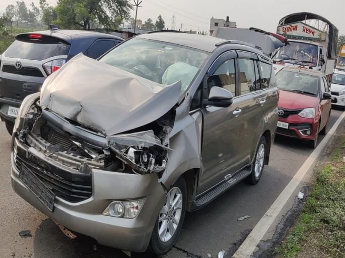 car accident baramati corporator kiran gujar ajit pawar | बारामती: राष्ट्रवादी काँग्रेसचे नगरसेवक किरण गुजर यांच्या गाडीचा अपघात car accident baramati corporator kiran gujar ajit pawar | बारामती: राष्ट्रवादी काँग्रेसचे नगरसेवक किरण गुजर यांच्या गाडीचा अपघात
