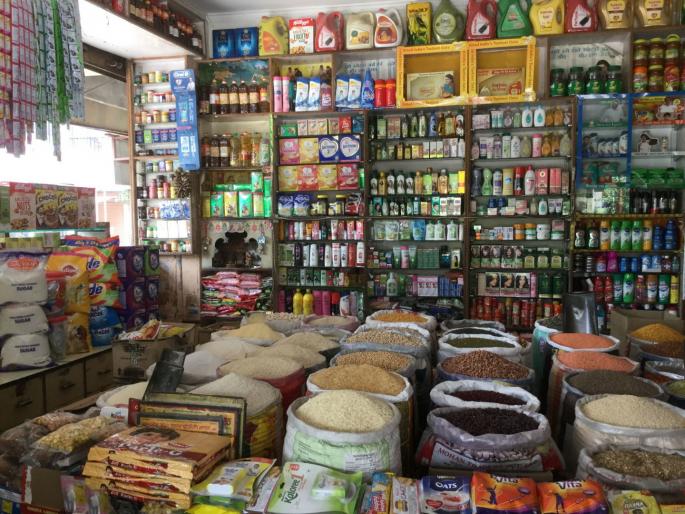 coronavirus : police taking strict against shops who sell goods on rise rsg | coronavirus : जादा दराने वस्तू विकणाऱ्यांवर पाेलिसांची धडक कारवाई