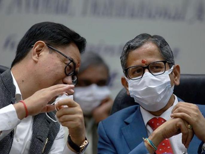 union law minister kiren rijiju said 5 crore pending cases alarming but reason behind is post vacant causes cji nv ramana replied | ५ कोटी प्रलंबित खटले चिंताजनक: कायदामंत्री; रिक्त जागा हे कारण: सरन्यायाधीश union law minister kiren rijiju said 5 crore pending cases alarming but reason behind is post vacant causes cji nv ramana replied | ५ कोटी प्रलंबित खटले चिंताजनक: कायदामंत्री; रिक्त जागा हे कारण: सरन्यायाधीश