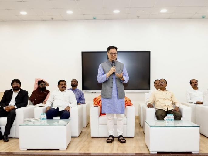 maharashtra assembly vidhan sabha election 2024 union minister kiren rijiju avoided the question of bharat ratna to veer savarkar | केंद्रीय मंत्री किरेन रिजिजू यांनी टाळला वीर सावरकरांच्या 'भारतरत्न'चा प्रश्न maharashtra assembly vidhan sabha election 2024 union minister kiren rijiju avoided the question of bharat ratna to veer savarkar | केंद्रीय मंत्री किरेन रिजिजू यांनी टाळला वीर सावरकरांच्या 'भारतरत्न'चा प्रश्न