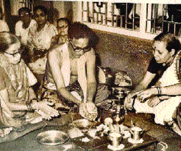 The kirtan institute started under the roof of bamboo leaves is 80 years old | बांबू-पत्र्याच्या छपराखाली सुरू झालेली कीर्तन संस्था झाली ८० वर्षांची The kirtan institute started under the roof of bamboo leaves is 80 years old | बांबू-पत्र्याच्या छपराखाली सुरू झालेली कीर्तन संस्था झाली ८० वर्षांची