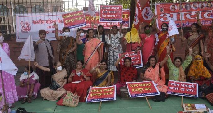 Protests against the Prime Minister in the Women Farmers Honor Movement | महिला किसान सन्मान आंदोलनात पंतप्रधानांविरुद्ध निदर्शने Protests against the Prime Minister in the Women Farmers Honor Movement | महिला किसान सन्मान आंदोलनात पंतप्रधानांविरुद्ध निदर्शने