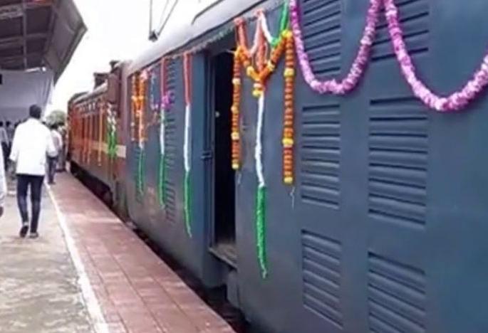 Movements to start Kisan Railway from Amravati! | अमरावतीहून किसान रेल्वे सुरू करण्यासाठी हालचाली! Movements to start Kisan Railway from Amravati! | अमरावतीहून किसान रेल्वे सुरू करण्यासाठी हालचाली!