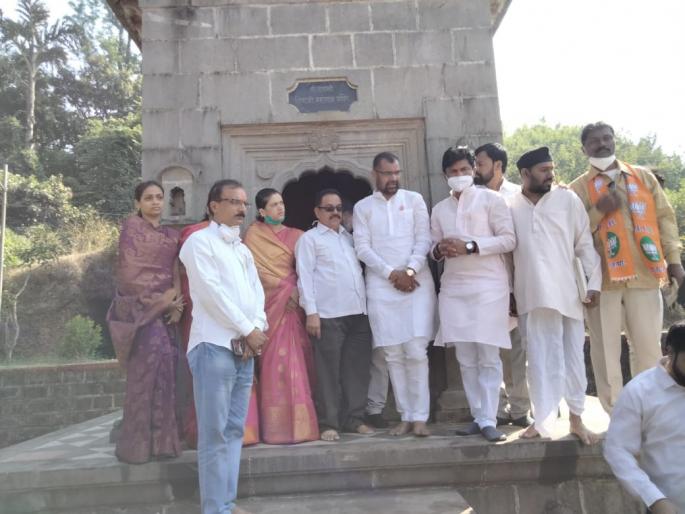 The third day of Kisan Atmanirbhar Yatra started from Panhala | पन्हाळ्यावरून किसान आत्मनिर्भर यात्रेच्या तिसऱ्या दिवसाला सुरुवात The third day of Kisan Atmanirbhar Yatra started from Panhala | पन्हाळ्यावरून किसान आत्मनिर्भर यात्रेच्या तिसऱ्या दिवसाला सुरुवात