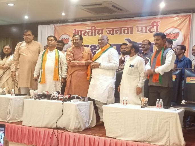 Maharashtra Assembly Election 2024: Kishore Jorgewar's entry into BJP was welcomed only by Sudhir Mungantiwar who opposed it | किशोर जोरगेवार यांचा अखेर भाजपामध्ये प्रवेश, विरोध करणाऱ्या सुधीर मुनगंटीवार यांनीच केलं स्वागत
