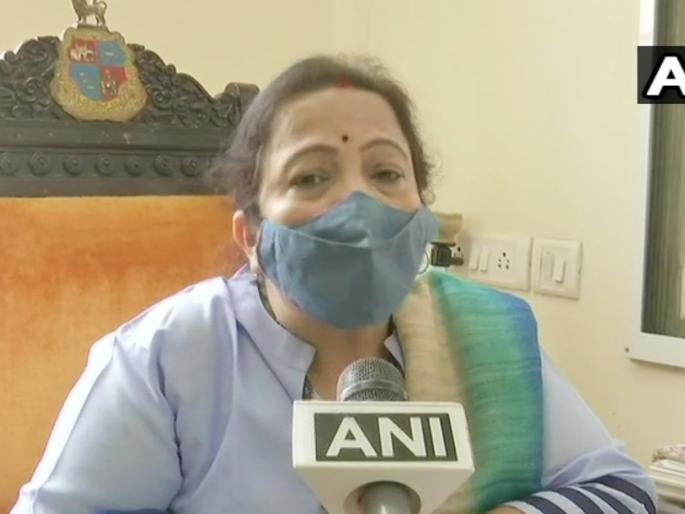 mumbai mayor kishori pednekar says those returning from kumbh mela we are thinking of putting them under quarantine | कुंभमेळ्याहून मुंबईत परतणाऱ्यांना क्वारंटाइन करणार: किशोरी पेडणेकर