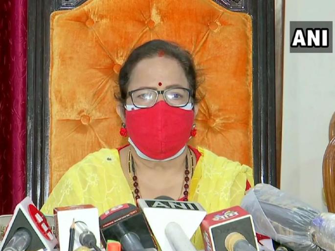 bmc mayor kishori pednekar take u turn over a statement about corona virus third wave in mumbai | Coronavirus: “मी तसं म्हणालेच नाही”; तिसऱ्या लाटेच्या वक्तव्यावरुन किशोरी पेडणेकरांचा यू-टर्न bmc mayor kishori pednekar take u turn over a statement about corona virus third wave in mumbai | Coronavirus: “मी तसं म्हणालेच नाही”; तिसऱ्या लाटेच्या वक्तव्यावरुन किशोरी पेडणेकरांचा यू-टर्न