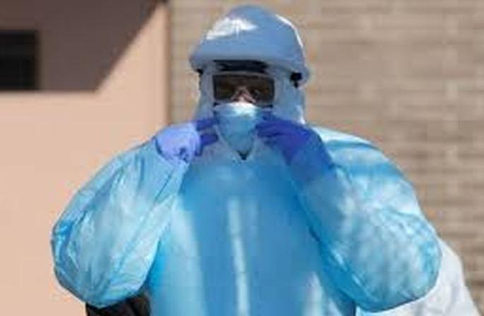 Coronavirus: lack of protective kit; An atmosphere of fear among private doctors! | Coronavirus : संरक्षक किटचा तुटवडा; खासगी डॉक्टरांमध्ये भीतीचे वातावरण! Coronavirus: lack of protective kit; An atmosphere of fear among private doctors! | Coronavirus : संरक्षक किटचा तुटवडा; खासगी डॉक्टरांमध्ये भीतीचे वातावरण!