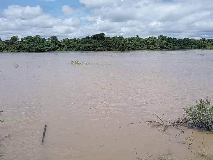 Divert the water of western channel rivers flowing in Konkan to Godavari valley, petition filed in bench | पश्चिम वाहिनी नद्यांचे कोकणात वाहून जाणारे पाणी गोदावरी खोऱ्यात वळवा,खंडपीठात याचिका दाखल Divert the water of western channel rivers flowing in Konkan to Godavari valley, petition filed in bench | पश्चिम वाहिनी नद्यांचे कोकणात वाहून जाणारे पाणी गोदावरी खोऱ्यात वळवा,खंडपीठात याचिका दाखल