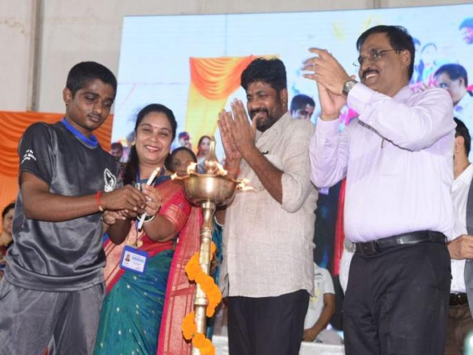 Low percentage of disabled people in education; Need facility of education after 12th - Bachchu Kadu | दिव्यांगांची शिक्षणामधील टक्केवारी कमी; १२ वी नंतरच्या शिक्षणाची सोय हवी- बच्चू कडू Low percentage of disabled people in education; Need facility of education after 12th - Bachchu Kadu | दिव्यांगांची शिक्षणामधील टक्केवारी कमी; १२ वी नंतरच्या शिक्षणाची सोय हवी- बच्चू कडू