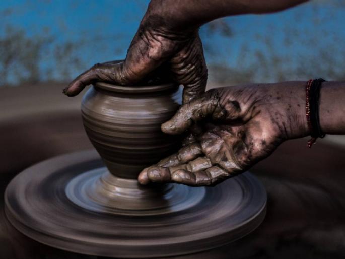 Loans up to two lakhs to skilled artisans; How to benefit from Pradhan Mantri Vishwakarma Skill Scheme? | कुशल कारागिरांना दोन लाखापर्यंत कर्ज; प्रधानमंत्री विश्वकर्मा कौशल्य योजनेचा कसा घ्याल लाभ? Loans up to two lakhs to skilled artisans; How to benefit from Pradhan Mantri Vishwakarma Skill Scheme? | कुशल कारागिरांना दोन लाखापर्यंत कर्ज; प्रधानमंत्री विश्वकर्मा कौशल्य योजनेचा कसा घ्याल लाभ?