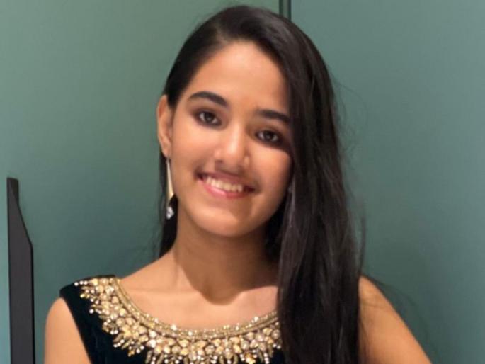 In the face of the exam, the mother umbrella is lost, but Ishika Jain scores 97% | परीक्षेच्या तोंडावर मातृछत्र हरपले, पण इशिकाने पटकावले ९७% गुण In the face of the exam, the mother umbrella is lost, but Ishika Jain scores 97% | परीक्षेच्या तोंडावर मातृछत्र हरपले, पण इशिकाने पटकावले ९७% गुण