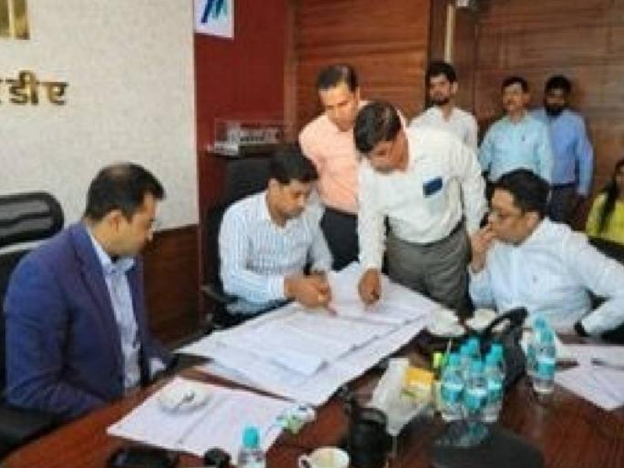 Metro 12 tender will be announced in next two days | मेट्रो १२ ची निविदा येत्या दोन दिवसात जाहीर होणार; MMRDA बैठकीत खासदार शिंदेंच्या मागणीला यश Metro 12 tender will be announced in next two days | मेट्रो १२ ची निविदा येत्या दोन दिवसात जाहीर होणार; MMRDA बैठकीत खासदार शिंदेंच्या मागणीला यश