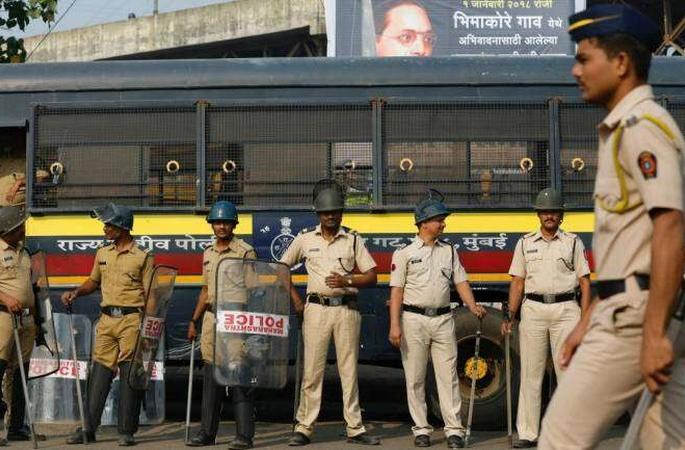 Coronavirus: Corona's second death in maharashtra police force, 'man' in khaki uniform worried about corona in mumbai MMG | Coronavirus: राज्य पोलीस दलात कोरोनाचा दुसरा बळी, खाकी वर्दीतला 'माणूस' काळजीत