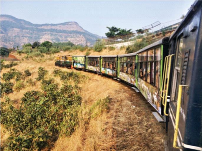 Neral - Matheran service waiting for tourists with Matherankar | माथेरानकरांसह पर्यटकांना प्रतीक्षा नेरळ - माथेरान सेवेची Neral - Matheran service waiting for tourists with Matherankar | माथेरानकरांसह पर्यटकांना प्रतीक्षा नेरळ - माथेरान सेवेची