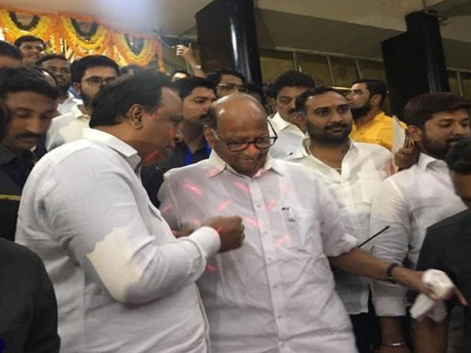capable Maratha woman should be the CM; Ashish Shelar's in front of Sharad Pawar | कर्तृत्ववान मराठा स्त्री व्हावी राज्याची मुख्यमंत्री; शरद पवारांसमोर आशिष शेलारांची फटकेबाजी capable Maratha woman should be the CM; Ashish Shelar's in front of Sharad Pawar | कर्तृत्ववान मराठा स्त्री व्हावी राज्याची मुख्यमंत्री; शरद पवारांसमोर आशिष शेलारांची फटकेबाजी