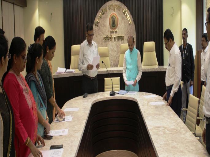 Pledge on the occasion of Sadbhavana Day at Konkan Bhavan | कोकण भवनमध्ये सद्भावना दिनानिमित्त प्रतिज्ञा            Pledge on the occasion of Sadbhavana Day at Konkan Bhavan | कोकण भवनमध्ये सद्भावना दिनानिमित्त प्रतिज्ञा