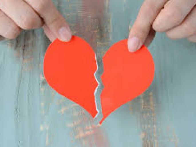 woman filed a complaint about husband after his contineous demand of dowry and husbands affair revealed | विवाहितेला ‘दुसरी’चा मेसेज, ‘तुझा पती माझ्याशी लग्न करणार!’ woman filed a complaint about husband after his contineous demand of dowry and husbands affair revealed | विवाहितेला ‘दुसरी’चा मेसेज, ‘तुझा पती माझ्याशी लग्न करणार!’