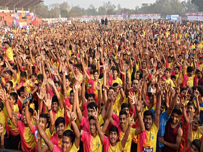 Kolhapurkar ran 'uncompromised': Huge response to 'Lokmat Mahamarathon' | कोल्हापूरकर धावले ‘बिनधास्त’ : ‘लोकमत महामॅरेथॉन’ला उदंड प्रतिसाद Kolhapurkar ran 'uncompromised': Huge response to 'Lokmat Mahamarathon' | कोल्हापूरकर धावले ‘बिनधास्त’ : ‘लोकमत महामॅरेथॉन’ला उदंड प्रतिसाद