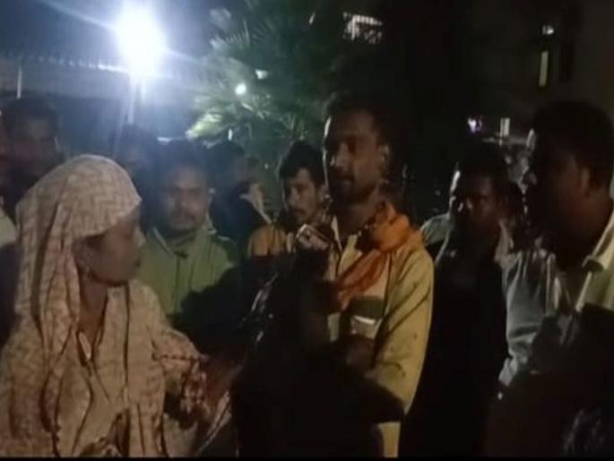 Relatives protest in case of death of baby after delivery; Type in District General Hospital | प्रसुतीपश्चात बाळंतीण मृत्यू प्रकरणी नातेवाईकांचा ठिय्या आंदोलन; जिल्हा सामान्य रूग्णालयातील प्रकार Relatives protest in case of death of baby after delivery; Type in District General Hospital | प्रसुतीपश्चात बाळंतीण मृत्यू प्रकरणी नातेवाईकांचा ठिय्या आंदोलन; जिल्हा सामान्य रूग्णालयातील प्रकार